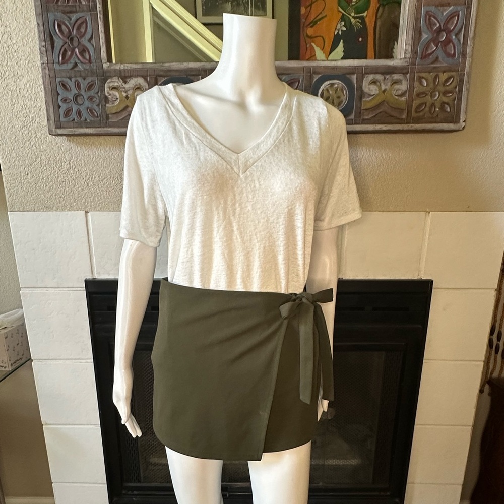 Forever 21 Olive Green bow tie high waist skort medium